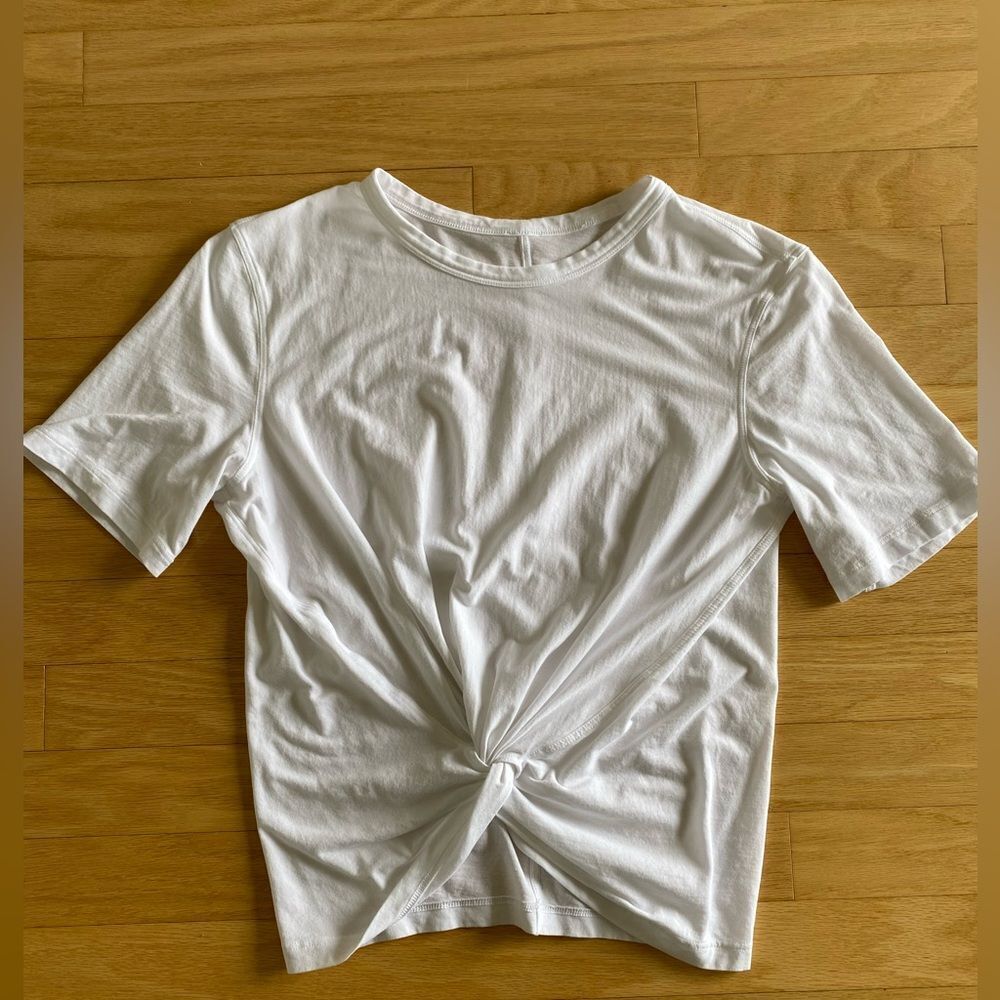 Lululemon - White Crop T-Shirt Short Sleeve